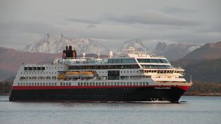 トロルフィヨルド（Trollfjord）