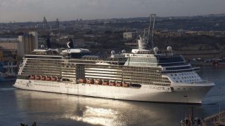 セレブリティ・シルエット（Celebrity Silhouette）